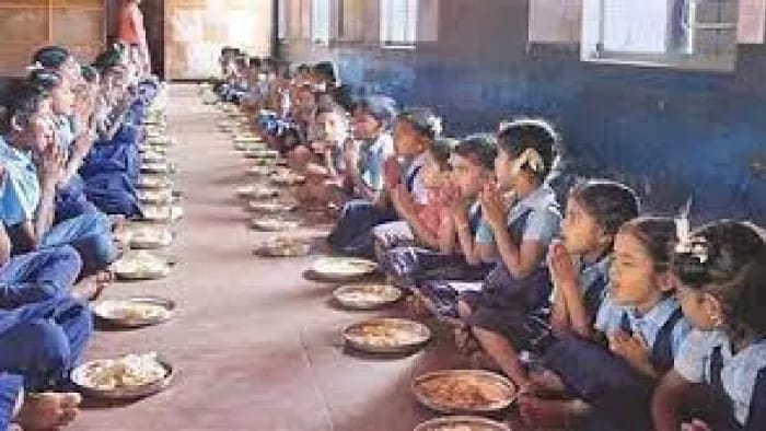 यूपी में बेसिक शिक्षा से जुड़ी केंद्रीय योजनाओं की जांच होगी