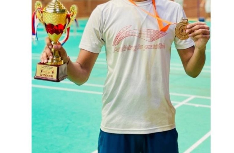 प्रदेश स्तरीय बैडमिंटन प्रतियोगिता में सहजनवा के लाल ने जीता स्वर्ण पदक
