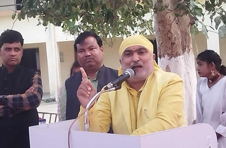 व्यक्ति कर्मों के बल पर युगों- युगों तक जाना जाता है – राजेश त्रिपाठी