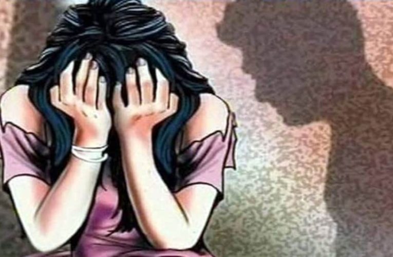 महिला के घर में घुस कर किया छेड़छाड़ विरोध करने पर पीटा केस दर्ज।