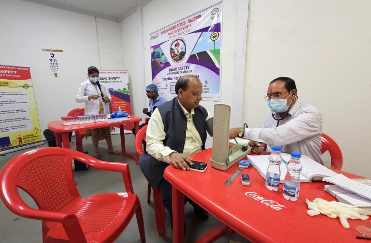नर्मदा ड्रिंक्स प्राइवेट लिमिटेड प्लांट में निःशुल्क स्वास्थ्य जांच शिविर का आयोजन हुआ
