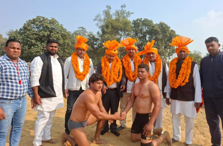 स्वर्गीय बनवारी यादव स्मृति पर कुश्ती/ दऺगल प्रतियोगिता का हुआ आयोजन