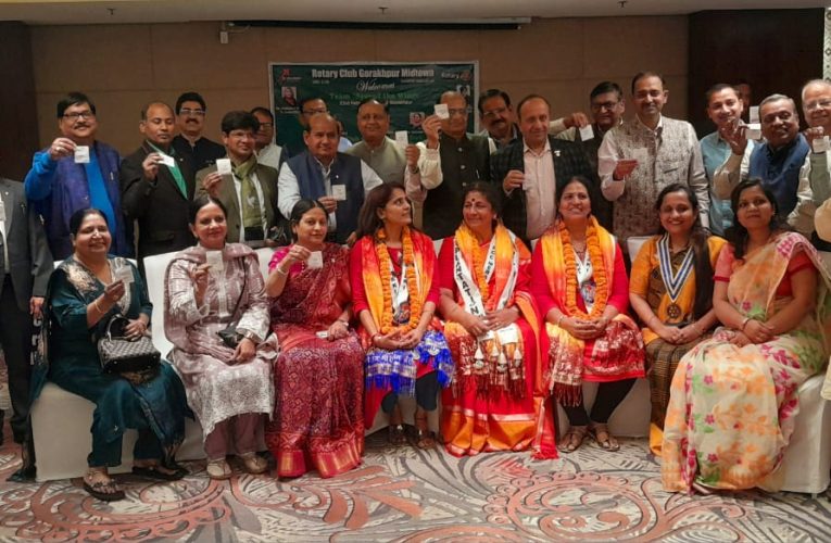 6360 किमी० यात्रा कर वृक्षारोपण करने वाली महिलाओं को किया गया सम्मानित