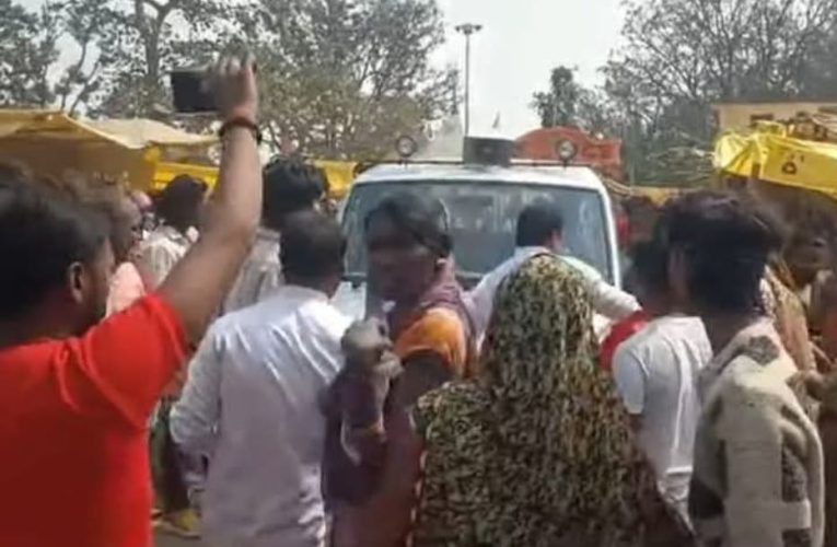 ट्रेनी डीएफएओ की कार्यवाही से नाराज होकर बुढिया माता का बंद किया कपाट