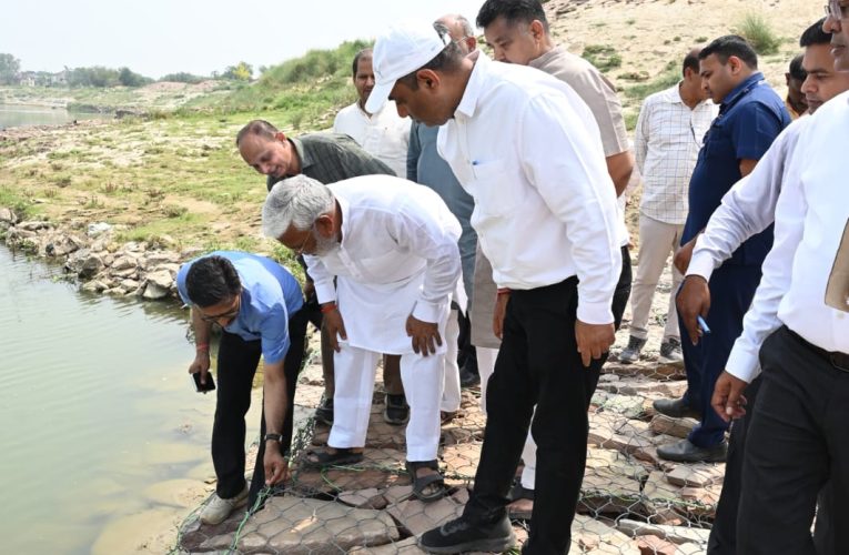 जलशक्ति मंत्री/प्रभारी मंत्री ने किया बाढ़ सुरक्षात्मक कार्यों का स्थलीय निरीक्षण