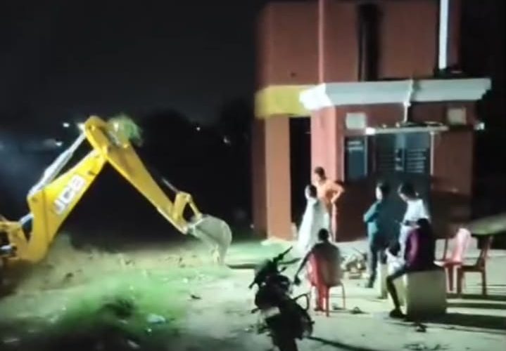 कप्तान साहब एक नजर खजनी थाने की ओर