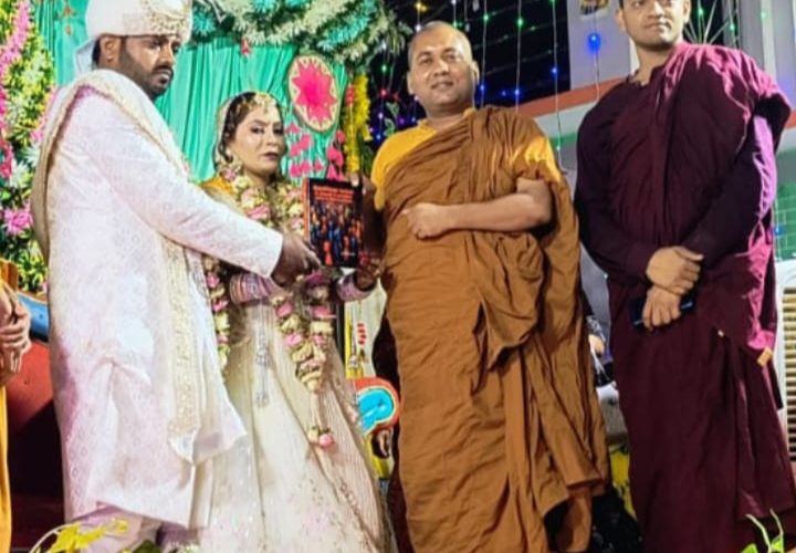 पूज्य भंते चंद्रिमा थेरो ने किया डॉ सपना भारती के पुस्तक का विमोचन