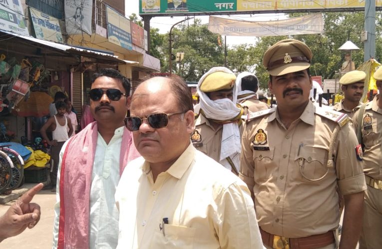 पीपीगंज नगर पंचायत में बुलडोजर एक्शन अतिक्रमण हटाया, सड़क जाम से राहत