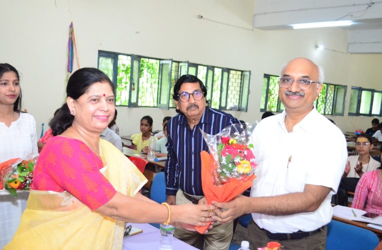 डीडीयूजीयू में 20 दिवसीय ग्रीष्म कालीन ‘चित्रकला कार्यशाला’ का शुभारम्भ
