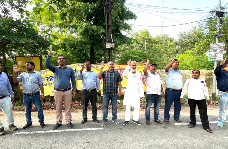 बिजली महापंचायत में लिए गए निर्णय के अनुसार जेल भरो आंदोलन को लेकर व्यापक जनसंपर्क