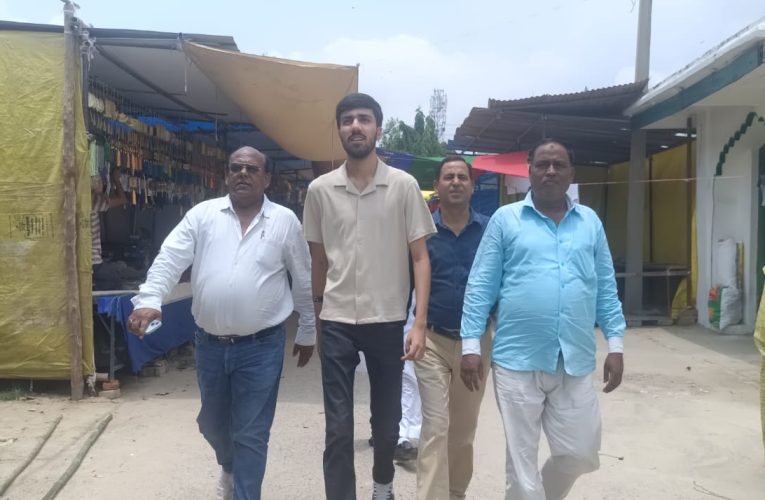छोटे मियां साहब ने इमामबाड़ा स्टेट में लग रहे मेले का किया निरीक्षण