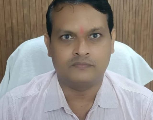 कृष्ण गोपाल त्रिपाठी के डिप्टी कलेक्टर पद पर प्रमोशन पर लोगों ने जताई खुशी