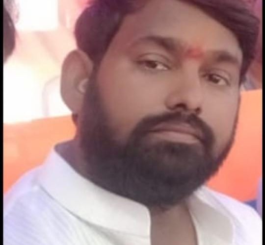 पीपीगंज नगर पंचायत में बोर्ड बैठक न होने से जन समस्याएं बढ़ीं, सभासद ने सौंपा ज्ञापन
