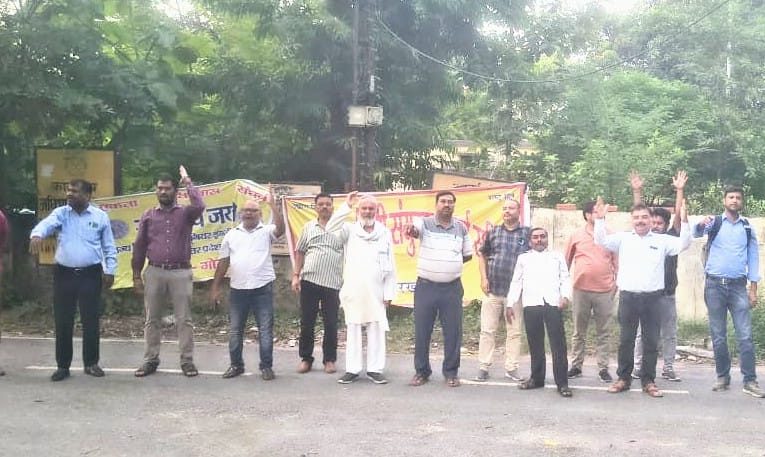 बिजली कटौती से जनतापरेशान