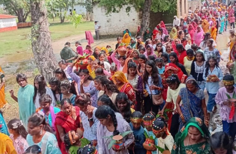 कलश शोभायात्रा के साथ हुआ रुद्र महायज्ञ का शुभारंभ