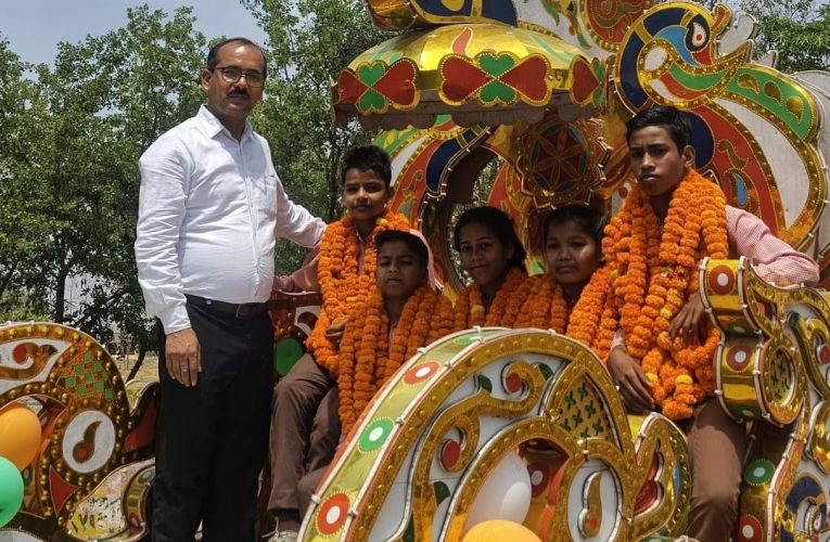 शिक्षा में सर्वोच्च स्थान प्राप्त कंपोजिट विद्यालय लूसा मेंअनोखे अंदाज में संपन्न हुआ स्कूल चलो अभियान