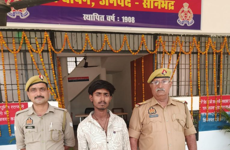 चोरी की बाइक के साथ शातिर चोर गिरफ्तार.