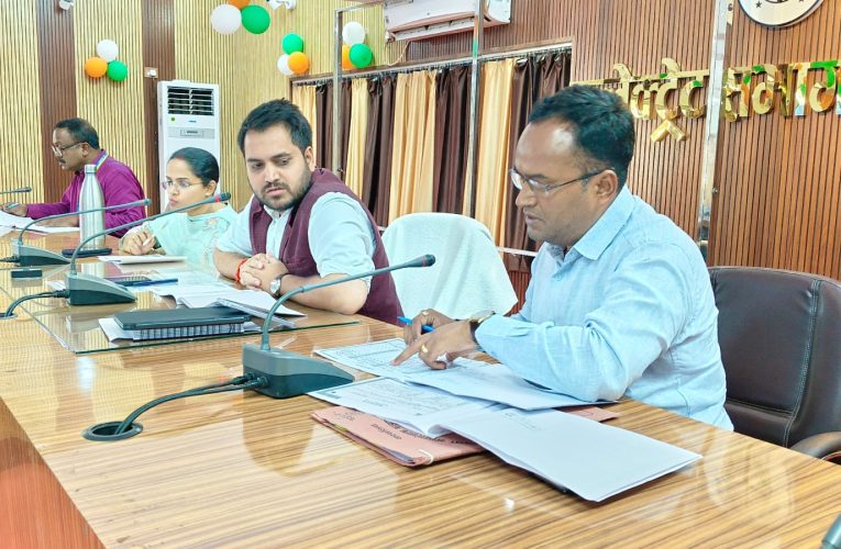 नगर क्षेत्र में जलभराव व पेयजल समस्या के समाधान हेतु कार्ययोजना बनाने के निर्देश