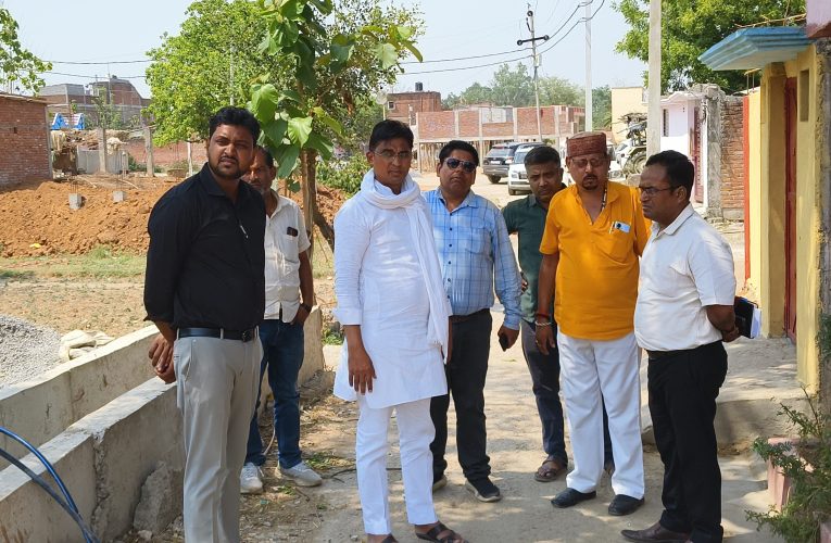 चोपन में डूडा विभाग के निर्माण कार्यों का हुआ स्थलीय निरीक्षण, अधूरे कार्य शीघ्र पूर्ण करने के निर्देश