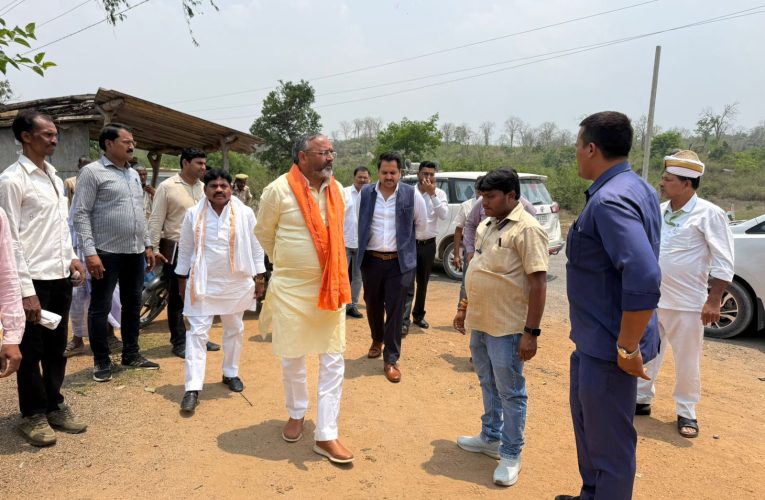आंधी-तूफान पीड़ित परिवारों से मिले मंत्री विधायक सदर जिलाधिकारी, हर संभव सहायता का दिये भरोसा