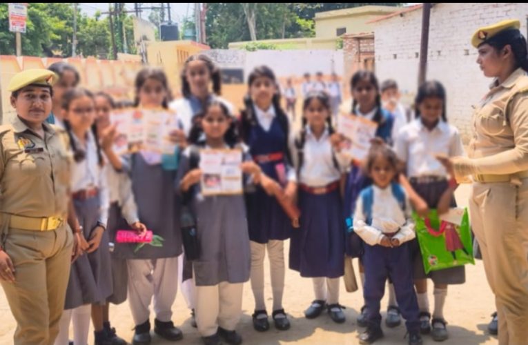 “मिशन-शक्ति फेज-5.0” फेज-2 के विशेष अभियान के अन्तर्गत थानों के पुलिस बल द्वारा विभिन्न स्थानों पर जाकर महिलाओं /बालिकाओं को जागरूक किया गया