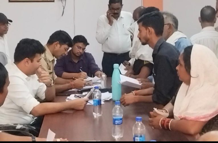 चौरी चौरा चौराहे पर जाम से जनता बेहाल, सभासद ने प्रशासन से की कार्रवाई की मांग