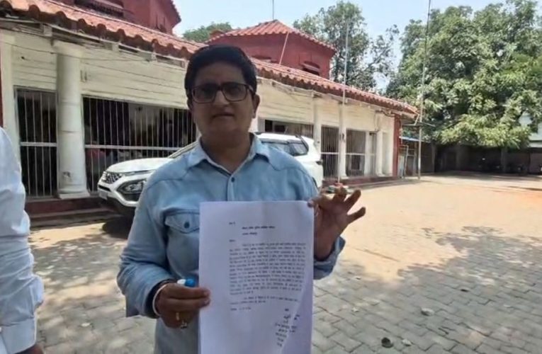 पेट्रोल पंप पर तेल भरवाकर दबंग हुए,फरार, एसएसपी से मिलकर न्याय की लगाई गुहार