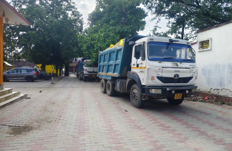 अवैध खनन पर सख्ती,पीपीगंज में तीन डंपर वाहन सीज