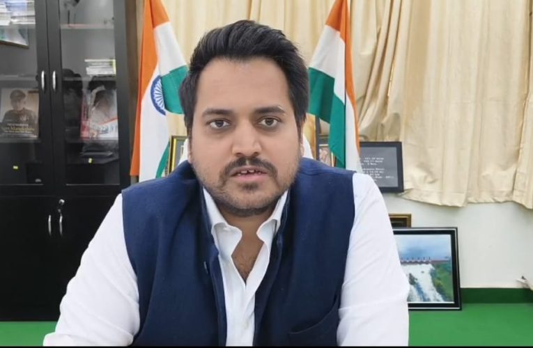 जिलाधिकारी के निर्देशन में आपदा जागरूकता अभियान तेज, ग्राम पंचायतों में कराई जा रही वॉल राइटिंग एवं सुरक्षा उपाय