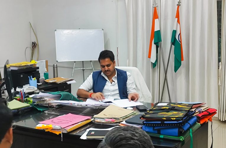 खरीफ अभियान-2026: 1482.75 मीट्रिक टन यूरिया आवंटित, किसानों को समय से खाद उपलब्ध कराने के निर्देश, कालाबाजारी पर होगी सख्त कार्रवाई -पूर्वा  टाइम्स  समाचार