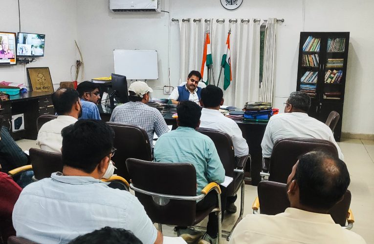 खरीफ अभियान, उर्वरक उपलब्धता एवं सहकारी समितियों की समीक्षा बैठक सम्पन्न