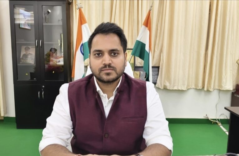 आईजीआरएस शिकायतों के निस्तारण में लापरवाही पर डीएम सख्त