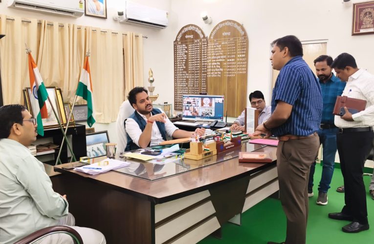 घाघर नदी सेतु निर्माण में लापरवाही पर ठेकेदार पर 20 लाख रुपये की पेनाल्टीजिलाधिकारी ने कार्य में तेजी लाने के दिए सख्त निर्देश, 50 दिन में कार्य पूर्ण करने की समयसीमा तयनिर्धारित कार्ययोजना से विचलन होने पर और कड़ी कार्रवाई की चेतावनी