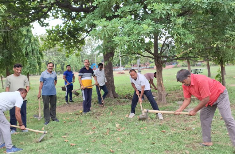 अनपरा तापीय परियोजना में चला स्वच्छता अभियान, अधिकारियों-कर्मचारियों ने किया श्रमदान.