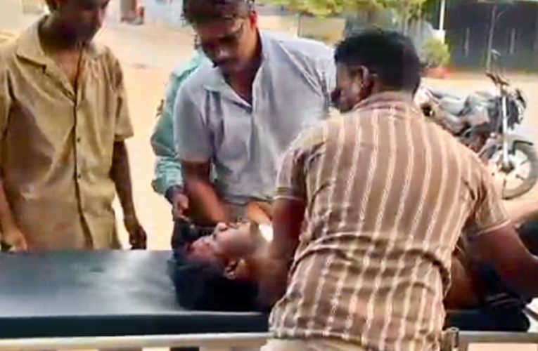 रेणुकूट में भीषण सड़क हादसा हिंडालको पेट्रोल पंप के पास कार और बाइक में टक्कर, दो युवक गंभीर रूप से घायल, डब्लू सिंह की टीम ने पहुँचाया अस्पताल