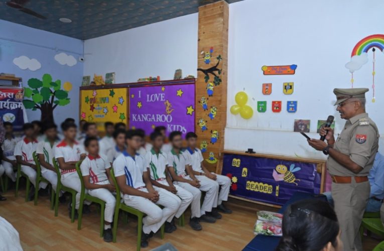 ब्लूमिंग बड्स स्कूल में साइबर जागरूकता कार्यक्रम आयोजित, ऑनलाइन ठगी से बचाव की दी गई जानकारी