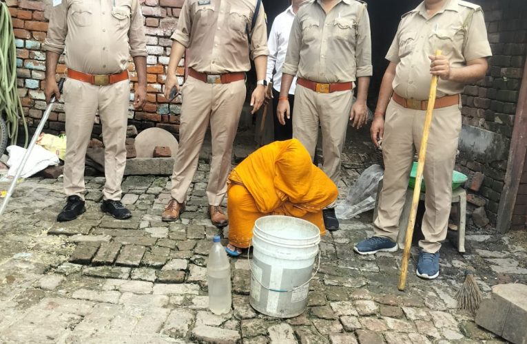 आबकारी विभाग की कार्रवाई में 20 लीटर कच्ची शराब बरामद, एक गिरफ्तार 300 किलो लहन नष्ट