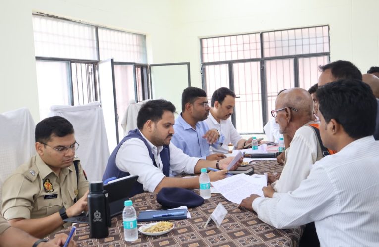 शिकायतकर्ताओं की शिकायतों का निस्तारण गुणवत्तापूर्ण व समयबद्ध तरीके से किया जाये सुनिश्चित-जिलाधिकारी