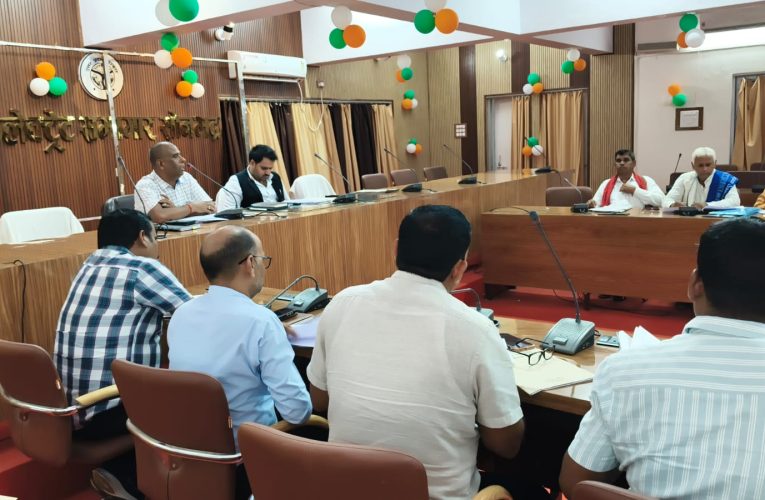 मतदान केन्द्रों के आलेख्य प्रकाशन पर राजनीतिक दलों के साथ बैठक सम्पन्न