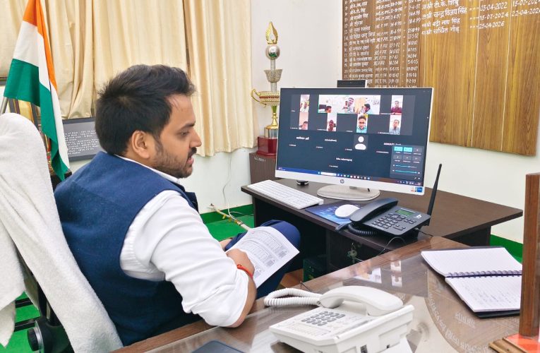 राजस्व वादों, अंश निर्धारण एवं कृषक दुर्घटना बीमा प्रकरणों के त्वरित निस्तारण के निर्देश