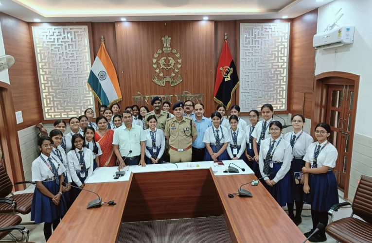पुलिस लाइन में HPV टीकाकरण शिविर का आयोजन, बालिकाओं को किया गया जागरूक