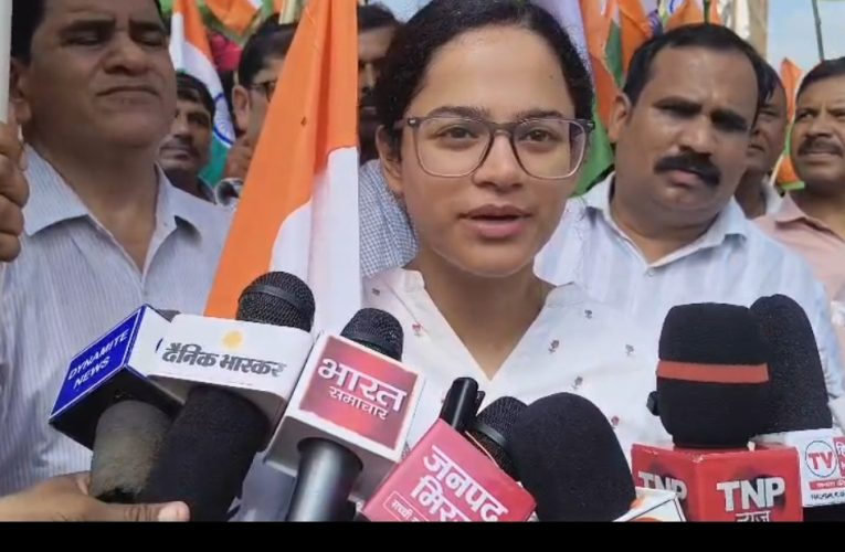 हर घर तिरंगा अभियान के तहत निकली भव्य तिरंगा यात्रा, देशभक्ति के रंग में रंगा रॉबर्ट्सगंज