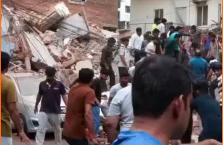 दिल्ली के मोती बाग-सत्य निकेतन में इमारत भर भराकर गिरी, मलबे में लोगों के दबे होने की आशंका