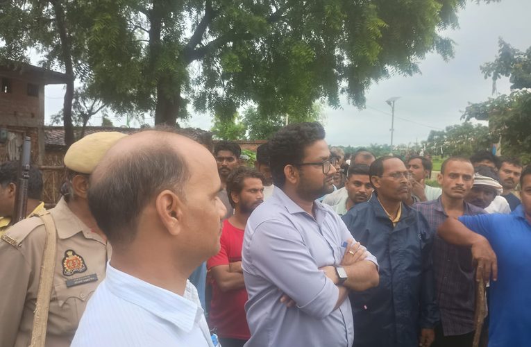 बेलवनिया में तालाब की बन्धी टूटने से जलजमाव, प्रशासन ने संभाला मोर्चा