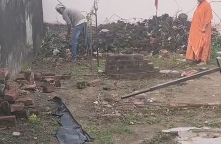 सोनभद्र ओबरा के सेक्टर 8 राजकुमारी मोहल्ला में 15 वर्षों से रुका शिव मंदिर निर्माण कार्य हुआ शुरू, श्रद्धालुओं में हर्ष की लहर
