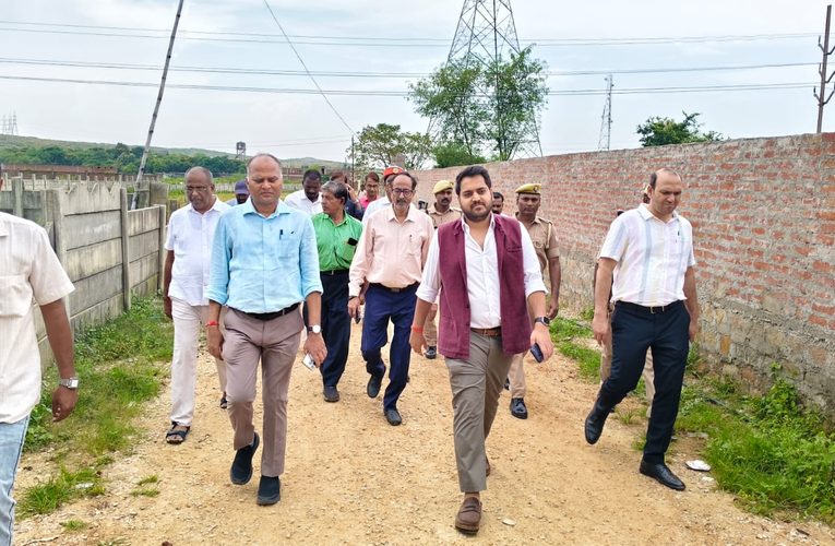 विधानसभा सामान्य निर्वाचन-2027 की तैयारियों को लेकर डीएम ने परखी व्यवस्थाएं