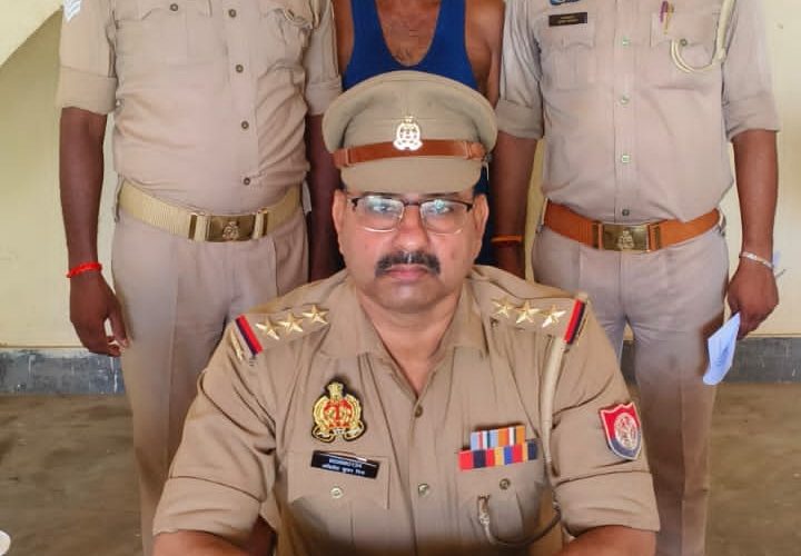 गैंगस्टर एक्ट के वांछित आरोपी को कोन पुलिस ने किया गिरफ्तार