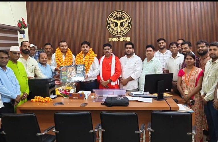 शिक्षकों की समस्याओं के निराकरण को लेकर राष्ट्रीय शैक्षिक महासंघ ने बीएसए से की समन्वय बैठक