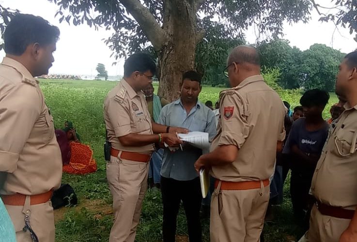 खेवंधा में नदी किनारे घटी घटना, जांच में जुटी पुलिस.