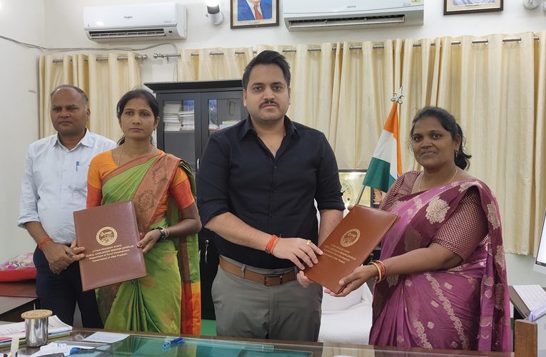 गुलाब स्वयं सहायता समूह की महिलाओं ने की जिलाधिकारी से मुलाकात